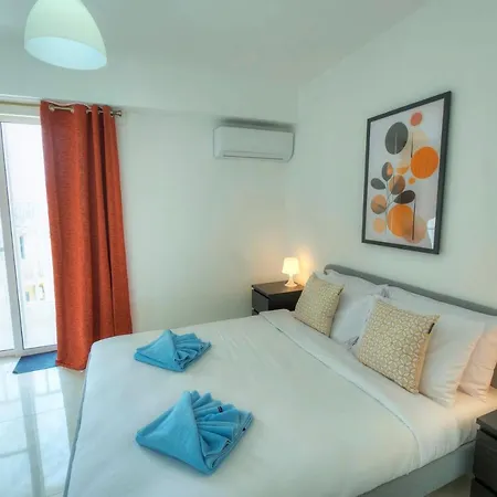Seafront Beautifully Furnished 2 Bedrooms Gogzr-3 Gzira Exterior photo