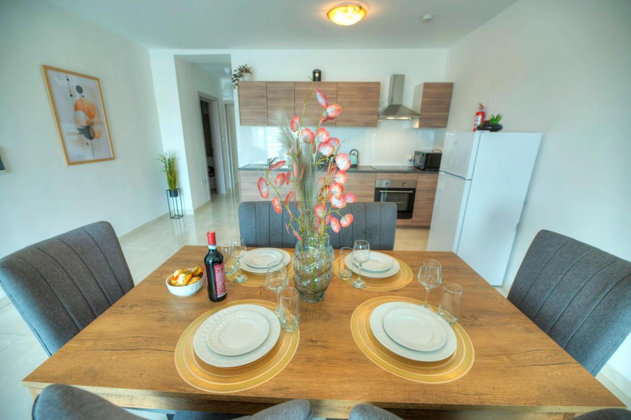 Seafront Beautifully Furnished 2 Bedrooms Gogzr-3 Appartamento